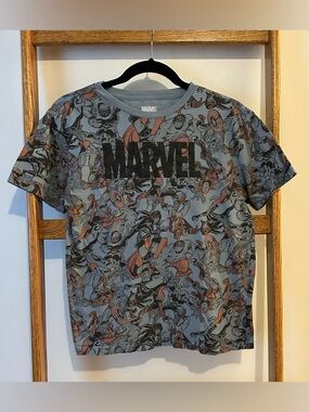 Marvel Short Sleeve Graphic Tee in Light Blue, Red, and Black